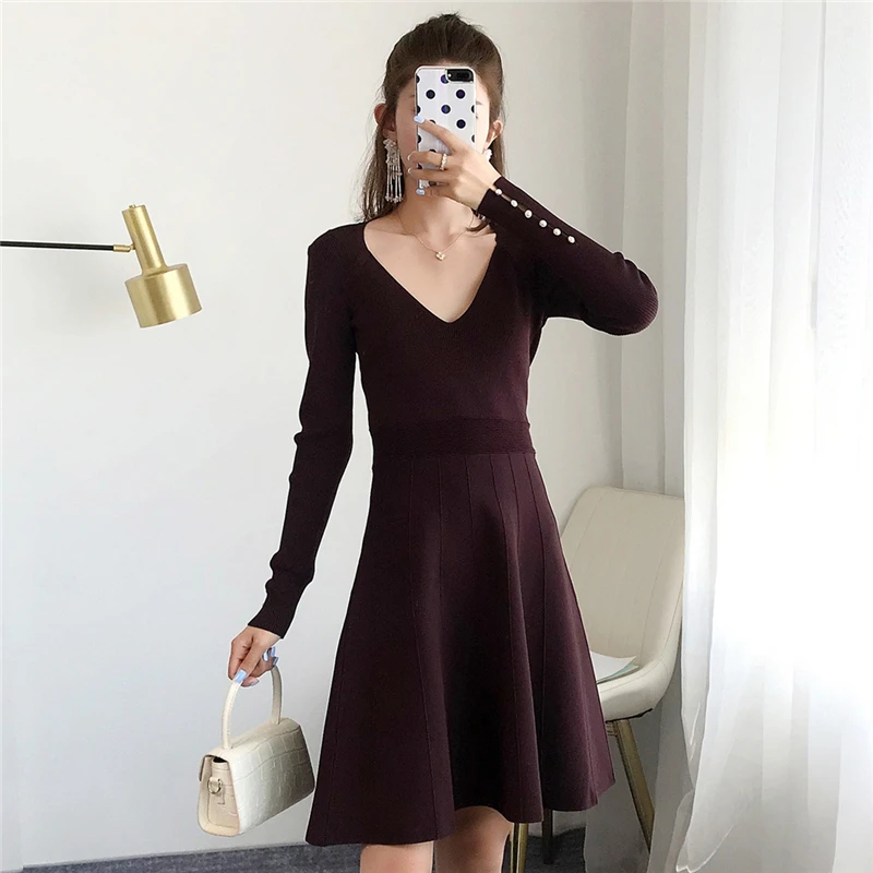 

Women Dress Knitted Elegant Bodycon Pearl Button Vestido Slim V-Neck Robe Luxury Runway Long Sleeve Pullovers Winter Office Lady