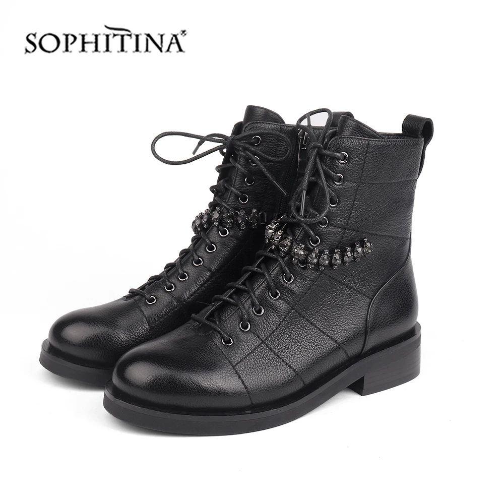 SOPHITINA/модные ботинки с металлическим украшением; Специальный дизайн; обувь из натуральной кожи на шнуровке с круглым носком; женские ботильоны; SC482