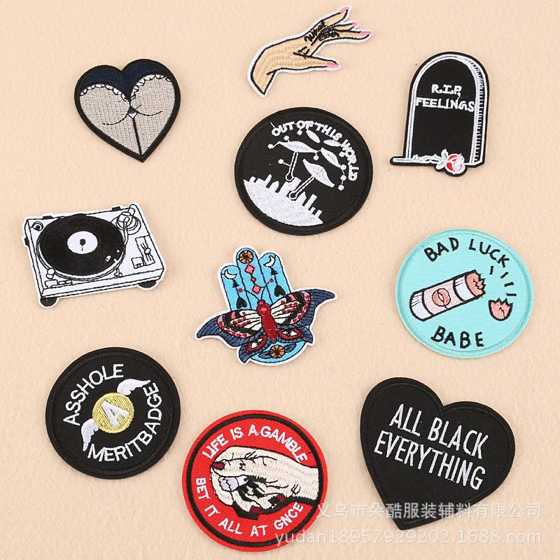 

20pcs/lot Round Embroidery Patches Letters Heart Hand Strange Things Clothing Accessories Heat Transfer Badge Iron Clothes