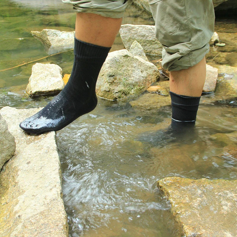 Waterproof and breathable socks for men and women hiking hunting hiking skiing fishing seamless outdoor sports waterproof socks