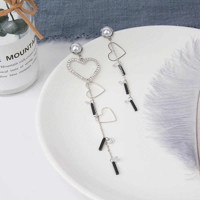 

2019 Fashion Korean Version Asymmetrical Rhinestone Love Earrings Round Pearl Pendant Earrings Elegant for Women Brincos Jewelry