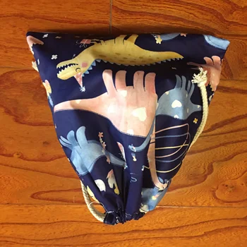 

1pc Cotton Twill Drawstring Organized Pouch Print Dinosaurs Party Gift Bag Navy Base YL0724d