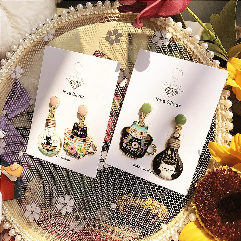

Linmouge New Cute Fashion Animal Cat Asymmetry Sweet Girl's Earring For Women Party Jewelry Dripping Metal Stud Accessories EG37