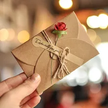Mini enveloppe Vintage en papier Kraft, carte d'invitation, carte de vœux, avec fleur sèche faite à la main, pour fête de mariage, noël, 5 pièces