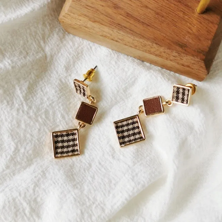 

Vintage Red Plaid Button Earrings Women Elegant Bohemian Checked Fabric Geometric Drop Earring