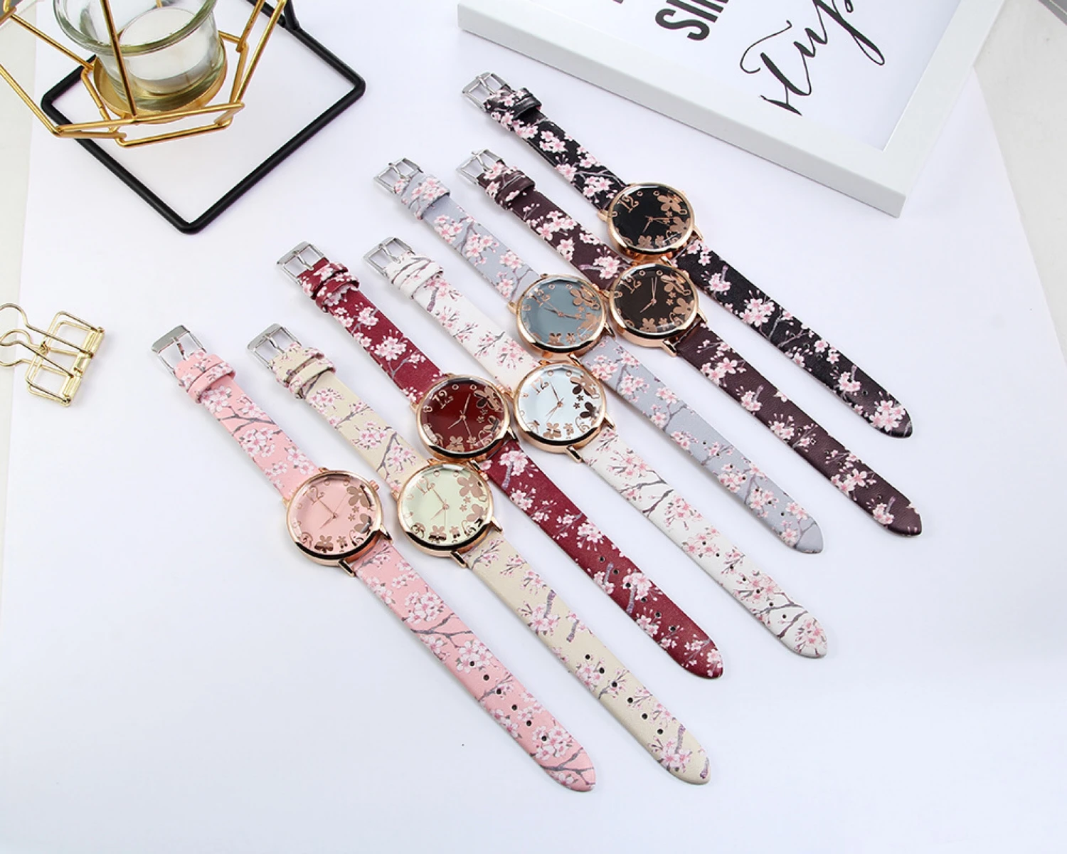 

Girl Luxury Wrist Women New Fashion Embossed Flowers Fresh Printed Belt Dial Watch Female Quartz Clock relogio kids watches