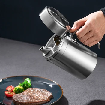 

550ML Creative 304 Stainless Steel Home Olive Oil Sauce Dispenser Leak Proof Storage Can Pot Kit Home Gadget Accessories New