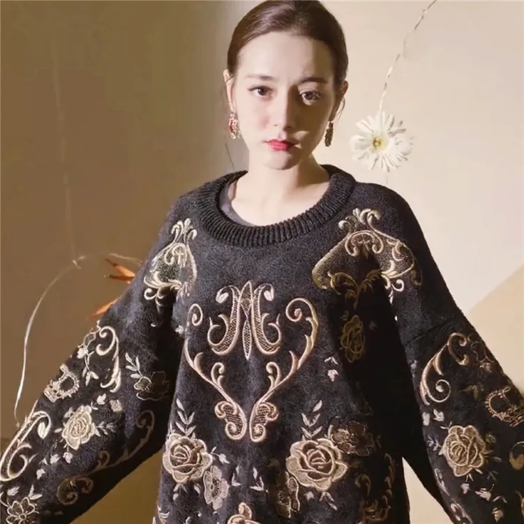 

Black Embroidered Crew Neck Sweater 2018 Vintage Loose Full O-Neck Long Runway Sweater Luxurious Women Sweaters and Pullovers