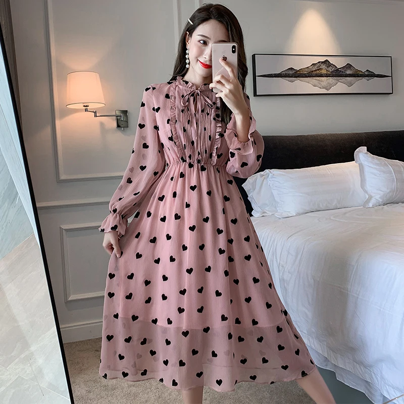 Женское шифоновое платье с длинным рукавом розовое принтом в виде сердца |