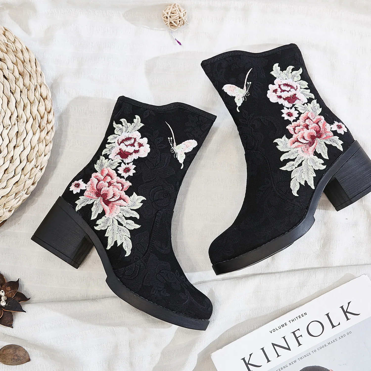 

2019 Autumn And Winter New Style Pure Rubber Bottom Embroidery Boots plus Velvet Padded Chinese-style Embroidery WOMEN'S Ankle B