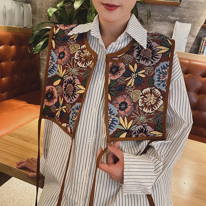 Ladies Floral Detachable Collar - Image 3