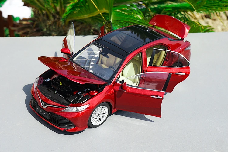 Оригинальная Авторизованная аутентичная модель автомобиля 1/18 Toyota Camry 8 го
