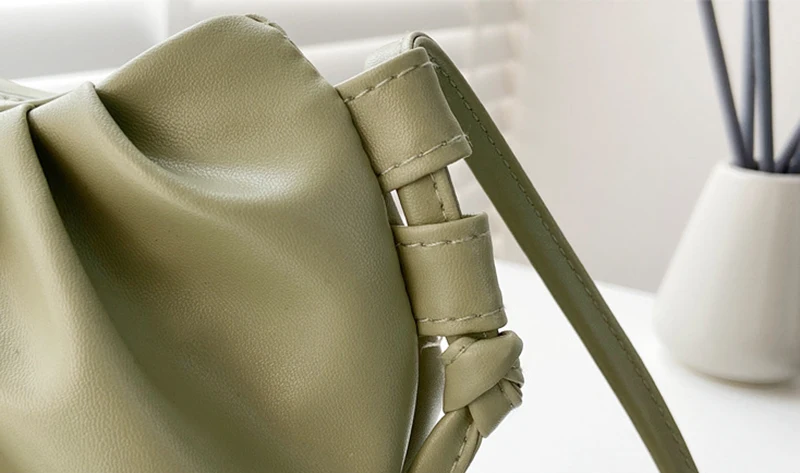 14244908966_1816462528