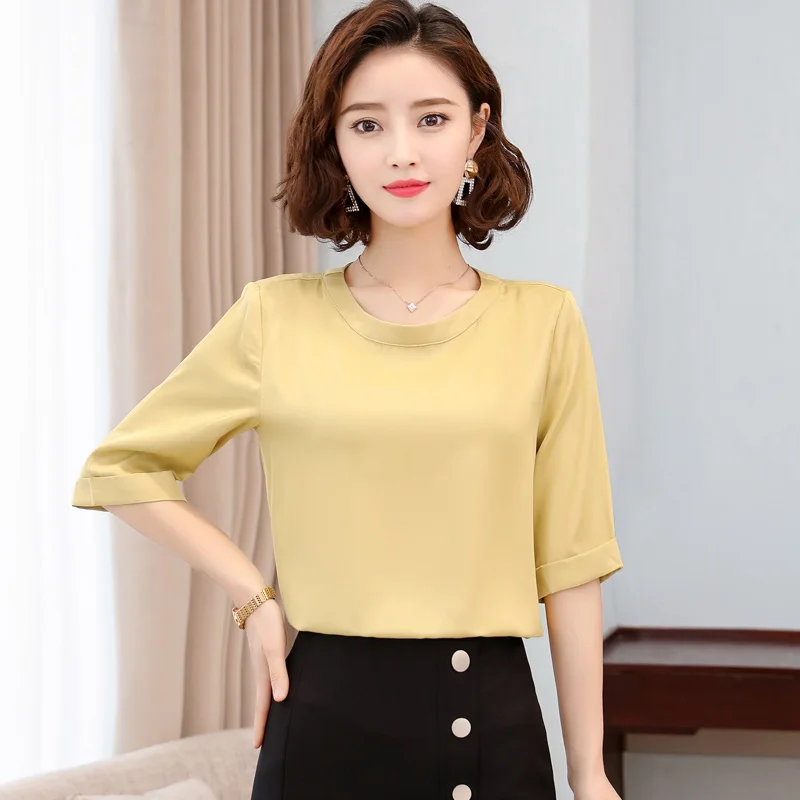 

Korean Silk Blouses Women Satin Blouse Tops Plus Size Woman Solid Short Sleeve Shirt Top Plus Size Blusas Mujer De Moda 2020 XXL