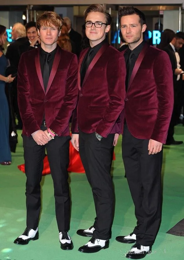 

Custom Made Velvet Burgundy Men's West Fit body Fit Groom Dress Ball Fashion Trend Latest 2 piece (Jacket+Black Pants)
