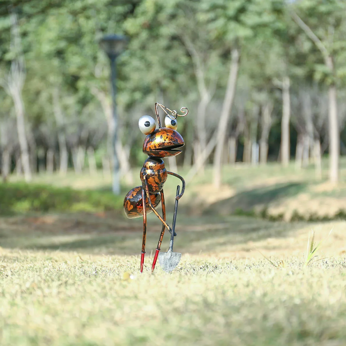 Tooarts 13inch Ant Sculpture Iron Cartoon Ant With Removable Bucket Garden or Desk Decor Succulent Flower Pot Trinket Storage