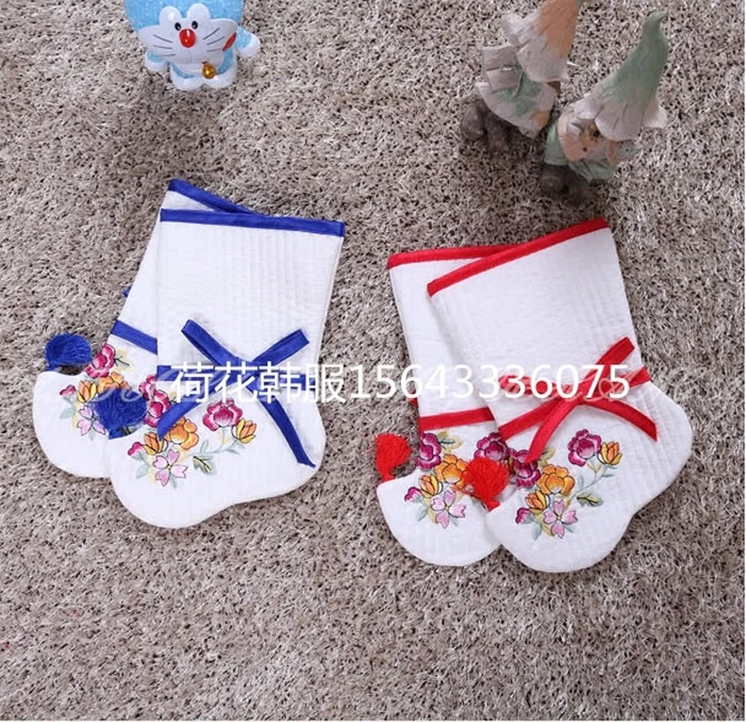 

Детские носки с вышивкой на день рождения