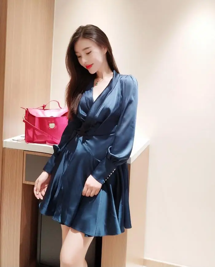 Dresses Brand Fashion Women High-end Spring Autumn New Slim Elegant Silk Tie Long Sleeve Dress