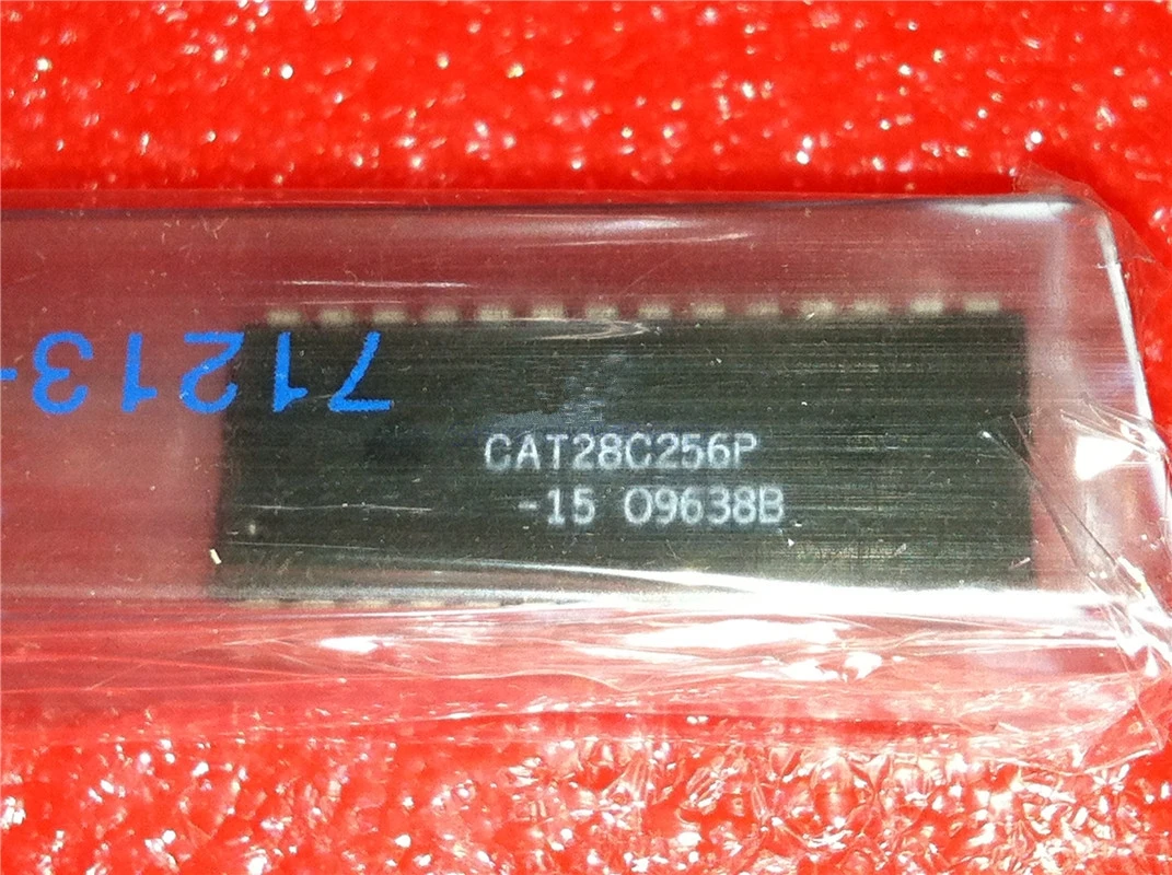 1 шт./лот CAT28C256P-20 CAT28C256P-15 CAT28C256PI-12 CAT28C256P-90 CAT28C256P DIP-28 в наличии на складе