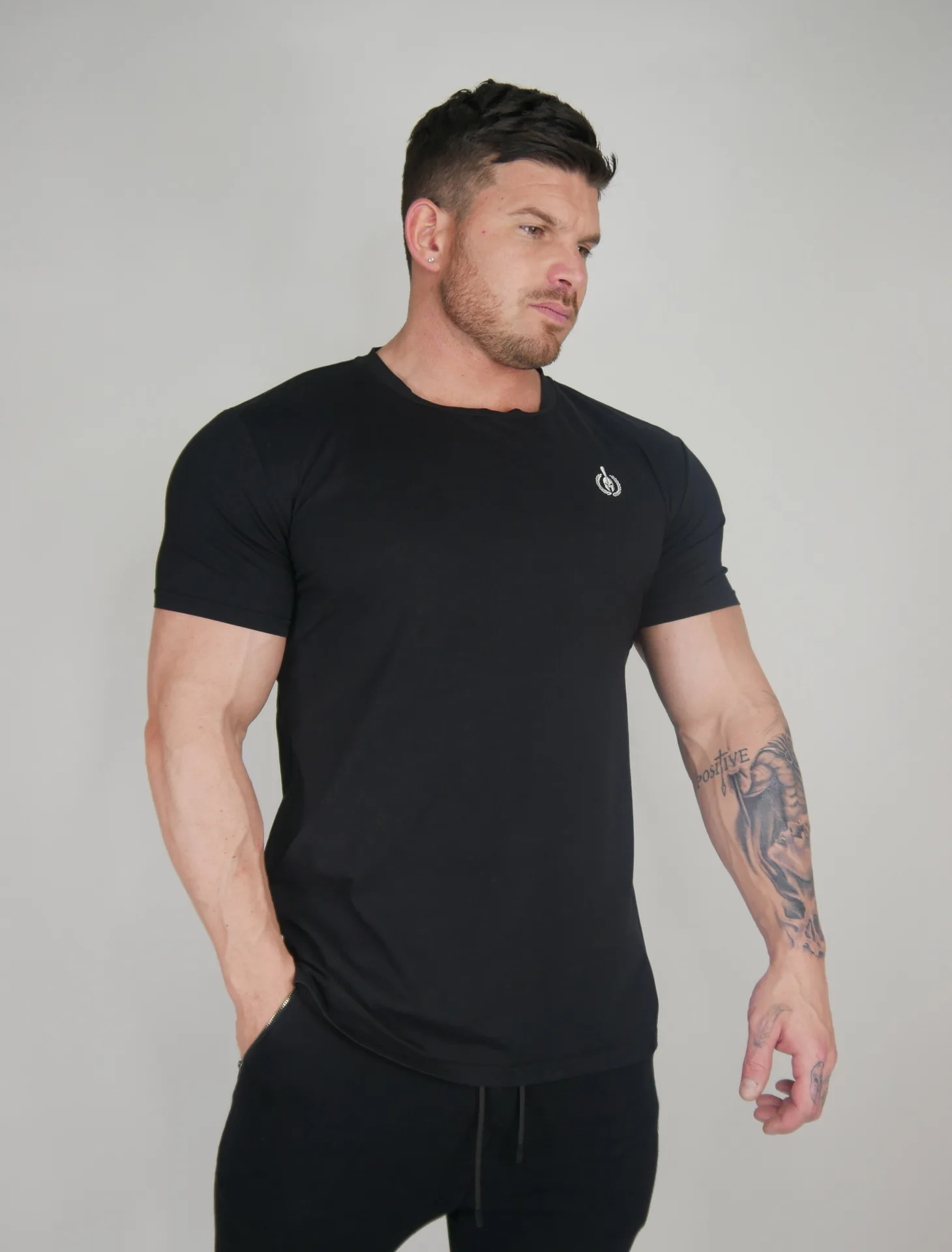 Muscle Dr. Европа и Америка братья рекламируют мужчин t Стиль Спорт Фитнес с коротким рукавом мужчин Slim Fit вырез лодочкой все-Хлопок T-s