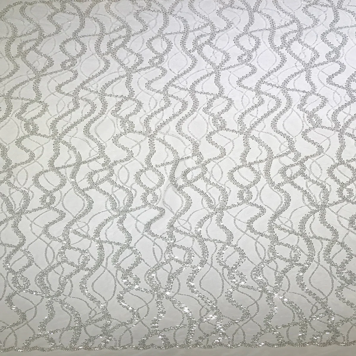 

Нигерийская Серебряная Свадебная тюль с блестками, вышивка из бисера, сетчатая кружевная ткань высокого качества, африканская для свадебной вечеринки, модная, красивая