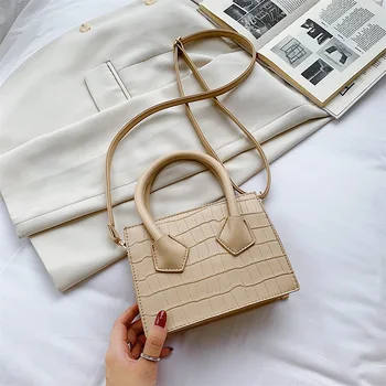 

Senior sense ladies bag 2020 new net tide fashion messenger bag summer wild women's shoulder bag portable small square bag