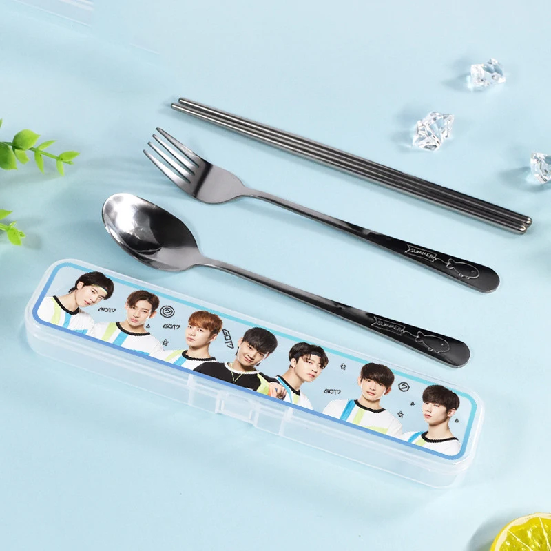 Kpop Черный Розовый BNK48 EXO GOT7 iKON бродячие Дети Дважды из нержавеющей стали Палочки для еды вилки ложки коробка Посуда Набор фанатов коллекция