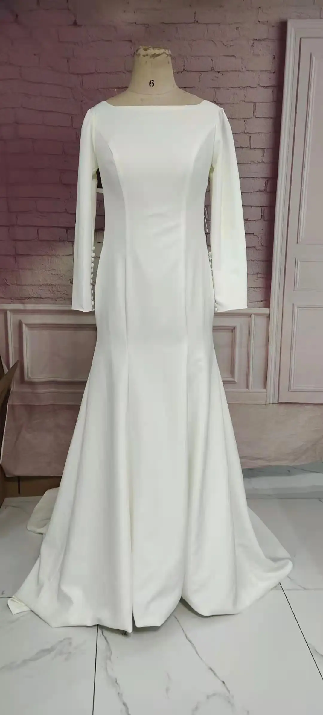 

Vintage Long Satin Wedding Dresses with Bow Mermaid Floor Length Sweep Train Maxi O-Neck Bridal Gowns for Women