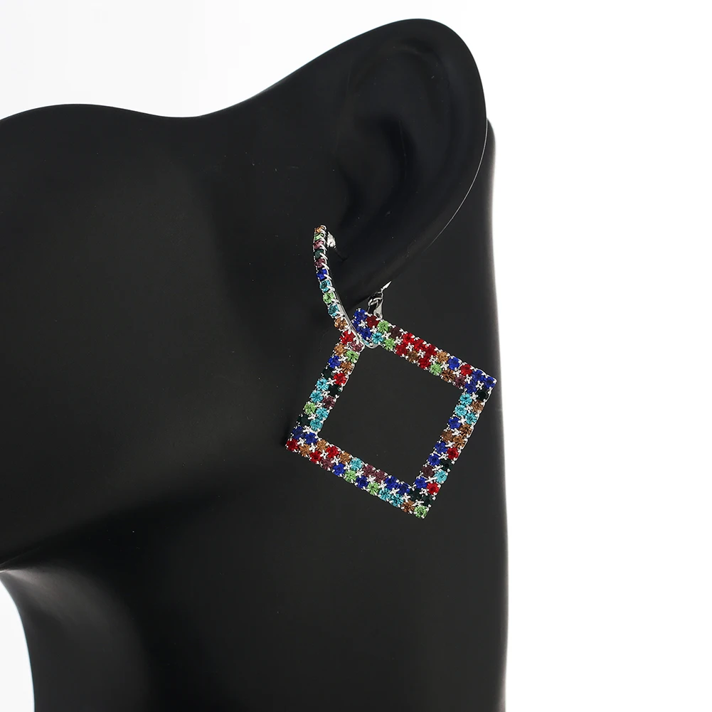 

YFJEWE Fashion Geometric Drop Earrings Luxury Gold Silver Color Rectangle Rhinestone Earring for Women Party Jewelry Gift E650