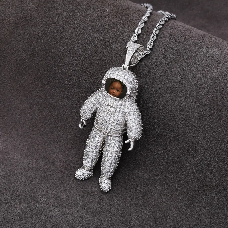 Hip Hop Full AAA CZ Stone Bling Iced Out Astronaut Custom Photo Frame Memory Medallions Pendants Necklace for Men Rapper Jewelry
