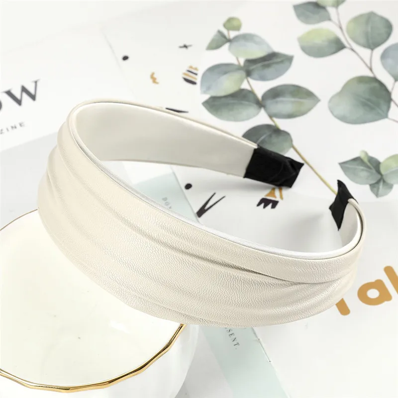 D white AWAYTR, модная, простая, кожа, материал, лента для волос, одноцветная, повязка на голову, плиссированная, для женщин, аксессуары для волос, широкий обруч для волос - Цвет: D white