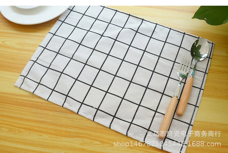 4/6 PC Plaid Cloth Placemat Japanese Fashion Style Fabric Table Mats Napkins Simple Design Tableware Kitchen Tool Cup Pads - Цвет: C
