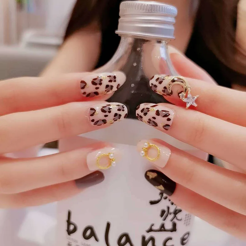 

24pcs New Sexy Leopard Pattern Full Cover Round Head Fake Nails Glitter Diamond Moon Star Design fake nails tips press on