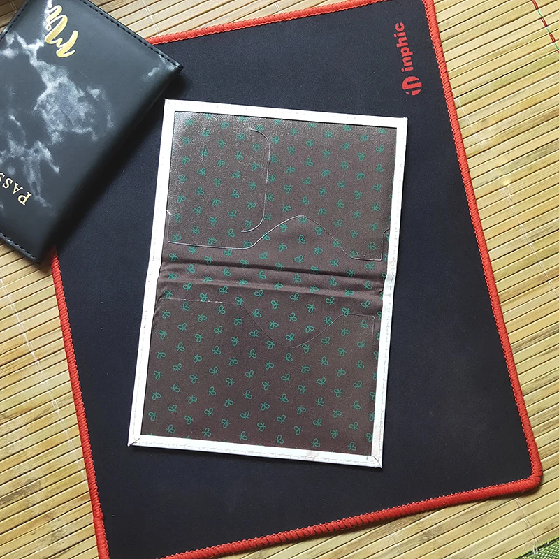 Customize Name Passport Cover Travel Wallet Covers for Passports (only english letters can be, one word,under 8 letters )