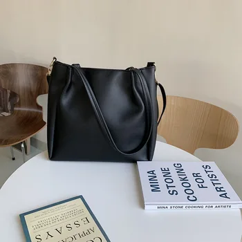 

Black Pu Leather Popular High-end Wild Shoulder Bag Large Capacity Simple Tote Bag Student Portable Messenger Bag Bucket Bag