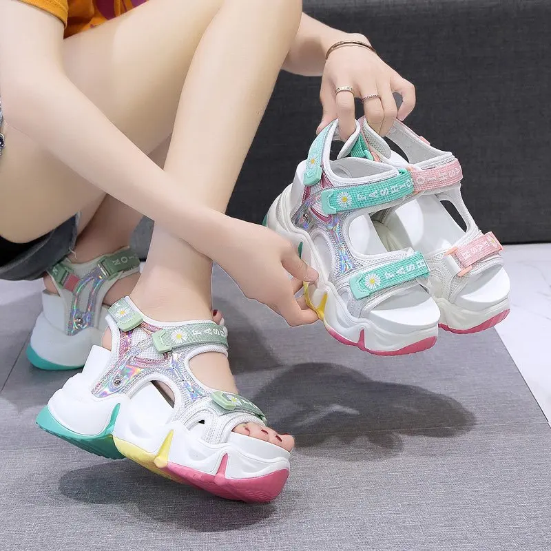 

Sports sandals female summer 2020 new small daisy rainbow bottom sandals wild thick bottom fairy wind beach sandals Z890