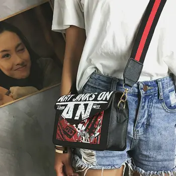

The new spring and summer 2020 Han Guokuan female bag shoulder strap Shoulder Satchel simple small stamp Harajuku wind bag
