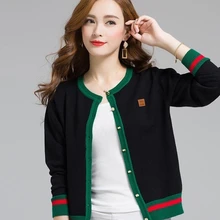 Women's Knitted Cardigan Contrast Color Round Collar Short Sweater Luxury Stripe Spring Autumn 2022 New Fashion Female Clothing
Women's Knitted Cardigan Contrast Color Round Collar Short Sweater Luxury Stripe Spring Autumn 2022 New Fashion Female Clothing