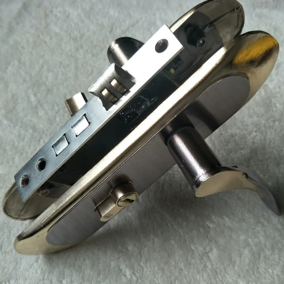 

Between Metal And Dark Wood Door Handle Lock Doorknob Protector Bearing Small 50 Lock Body Aluminium Alloy Handle Lock