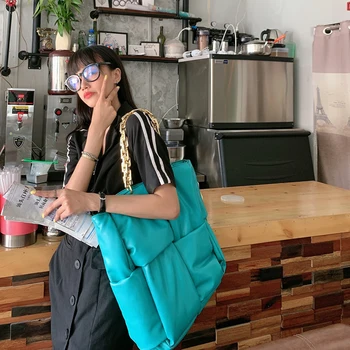 

Woven Pillow Bag tote bag Large Capacity Thick Chain Sponge Bag 2020 new fashion shoulder Handbag Tote Portable Large checkered