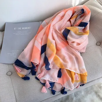 

Designer pink scarf women's winter autumn Spain style long pink geometric scarf Pashminas Sjaal Muslim Hijab Snood