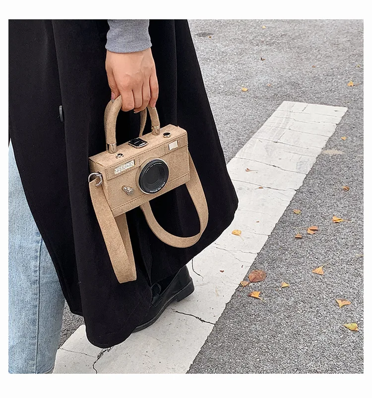 HISUELY 2022 New Women Personalized Fashion Camera Shape Clutch Ladies Casual Mini Crossbody Bag Small Shoulder Bag Purse BG2242