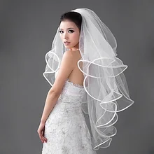 Свадебные вуали четыре слоя Фата до кончиков пальцев с лентой по краю
