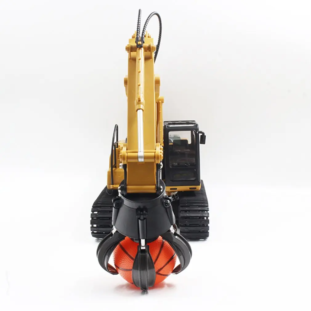HUINA TOYS 1571 1/14 16CH Сплав RC мяч захват грузовик Инженерная строительная машина автомобиль со звуковым светильник вращается 680 DegreeRTR