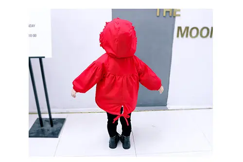 Красное пальто с капюшоном и бантом для девочек; куртка; зимнее пальто с капюшоном для маленьких девочек; коллекция года; осенне-зимняя куртка для девочек; верхняя одежда