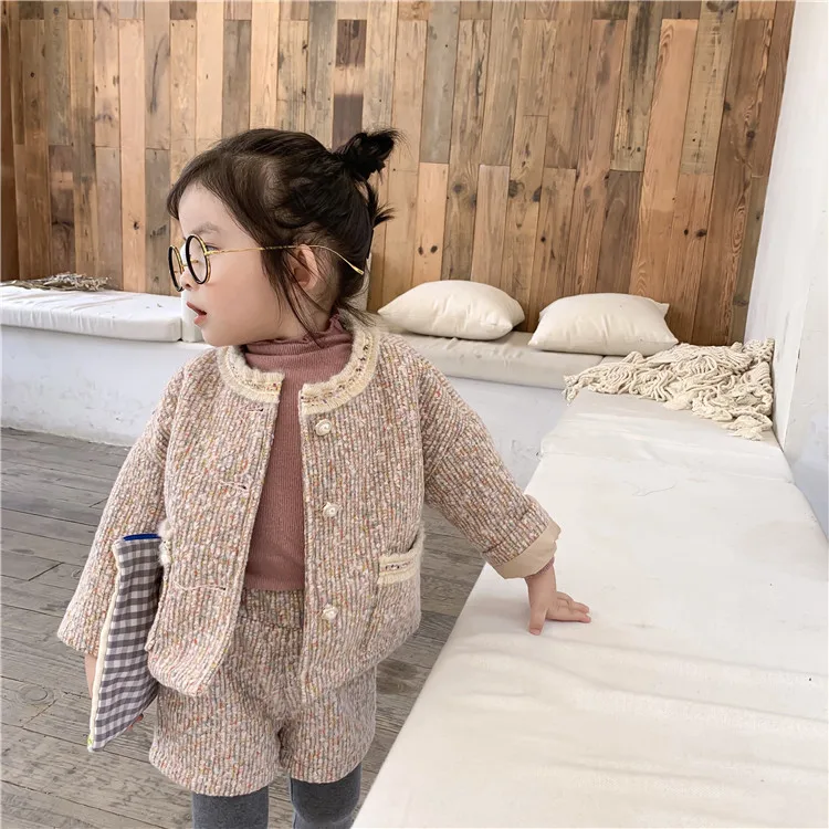 Детская осенне-зимняя коллекция года, новое корейское модное пальто с длинными рукавами и шорты комплекты из двух предметов одежда для детей