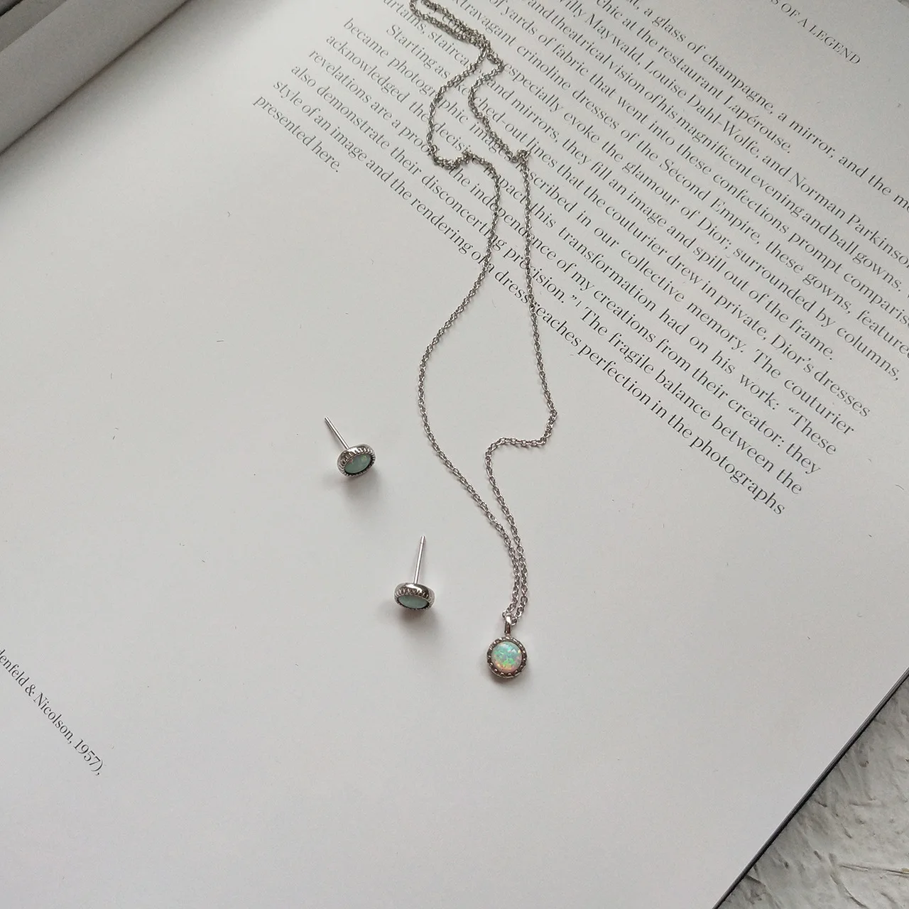 

-Style zhi qiao S925 Fine Silver Opals Opal Stone Necklace Small Pendant Choker Women's Simple Fashion Short Korean