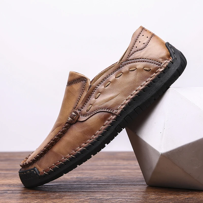 

Retro Style Casual Men Shoes Handmade Leather Male Loafers Breathable Driving Shoes Men Slip on Leather Male Loafers HC-708