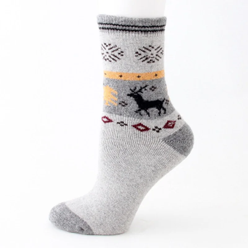 3 Pairs Thick Warm Wool Socks Ladies Soft and Comfortable Cartoon Elk Cotton Socks Winter Thermal Long Socks