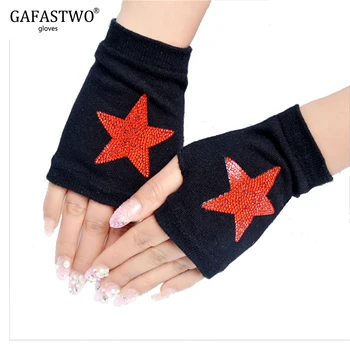 

Lovely Cartoon Animals Pattern Skull Winter Rivet Gloves Women Warm Knitted Diamonds Sequins Cool Fingerless Gloves